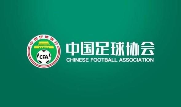另外在本片的其它很多地方都有数码技术的运用实例，比如说多处使用到的运动模糊效果—千寻在小白的引领下穿行于花丛之中的场面、千寻在无面怪的追逐下在廊道里奔跑的镜头等(这些大都是在adobeAftereffects中合成的)，透视贴图法—千寻跑向火车站月台的镜头(其中多处使用了AdobePhotoshop进行处理)等。